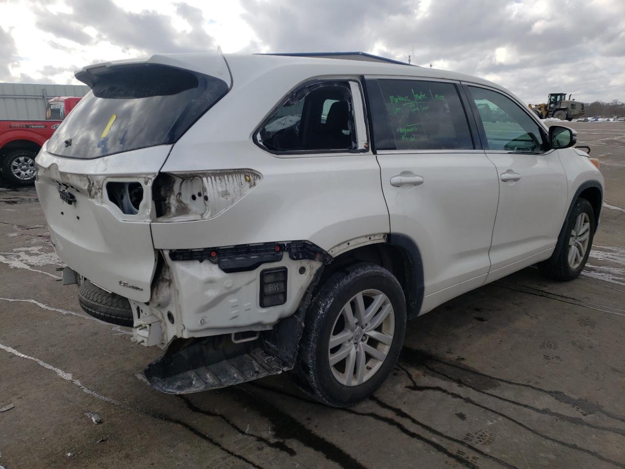 Photo 4 from auction – 2014 TOYOTA HIGHLANDER with VIN 5TDBKRFH6ES009200