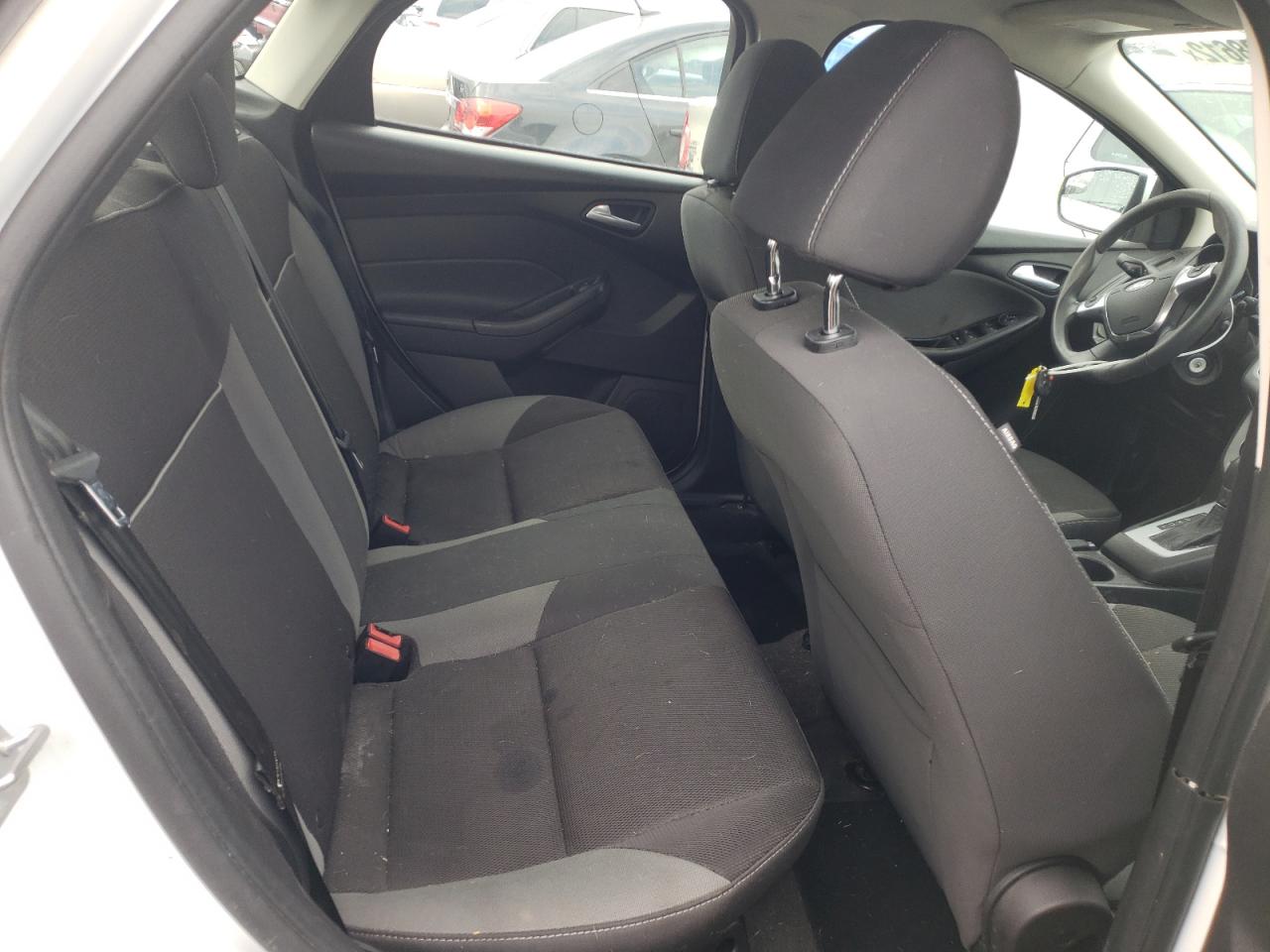 Photo 6 from auction – 2014 FORD FOCUS SE with VIN 1FADP3F28EL373998