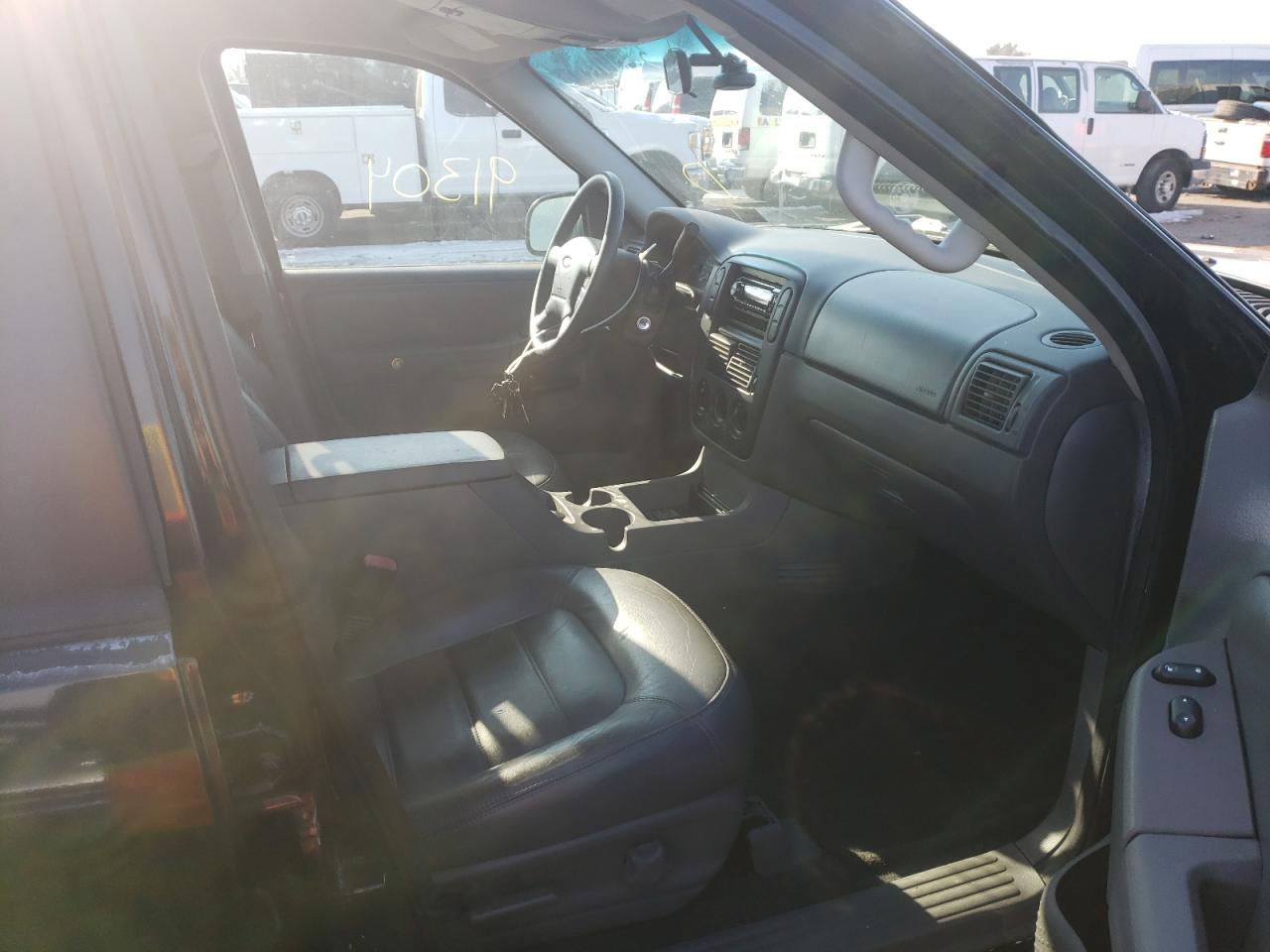Photo 5 from auction – 2002 FORD EXPLOR XLT with VIN 1FMZU73E62ZB34694