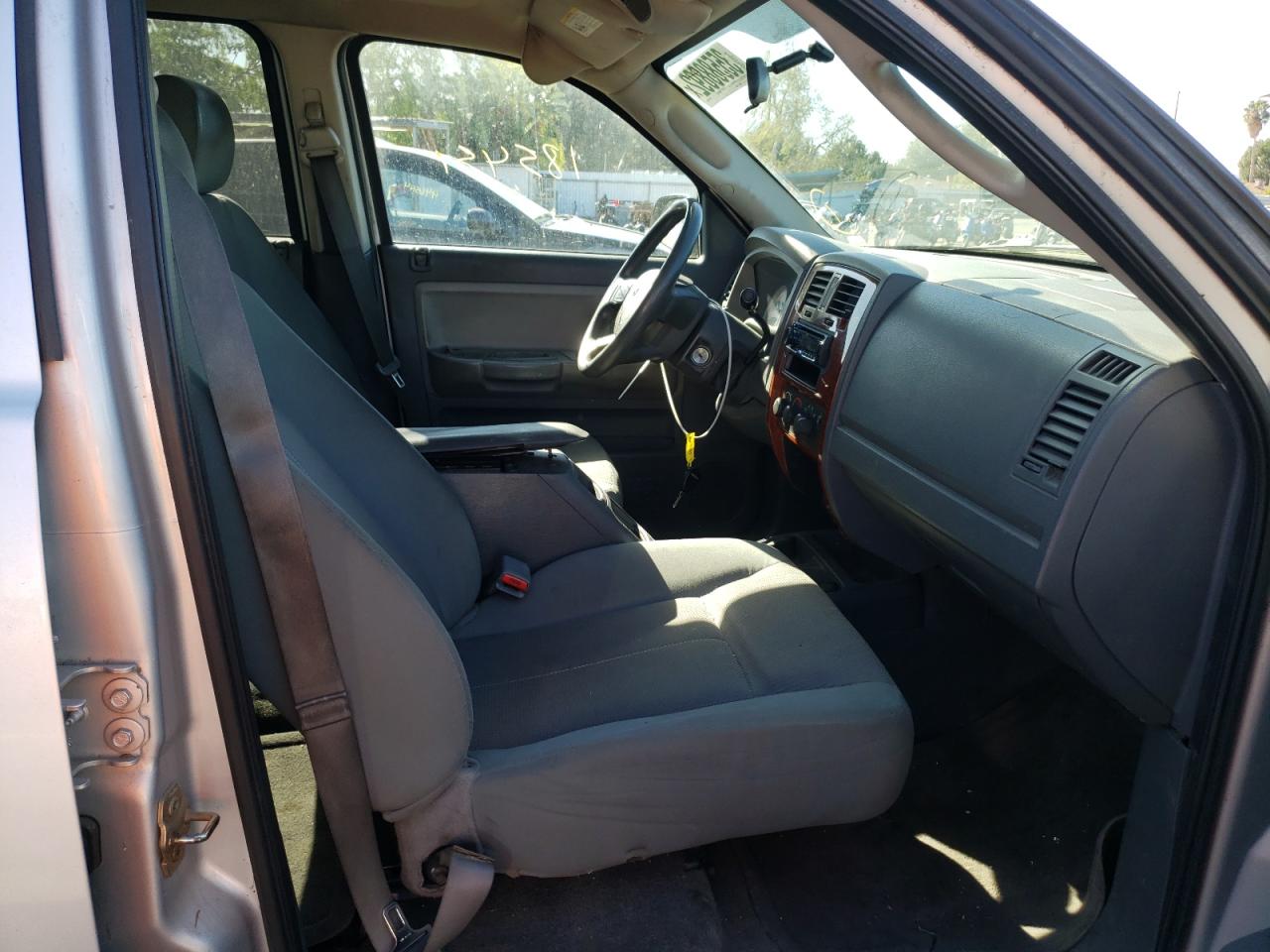 Photo 5 from auction – 2005 DODGE DAKOTA QUA with VIN 1D7HE48N75S223262