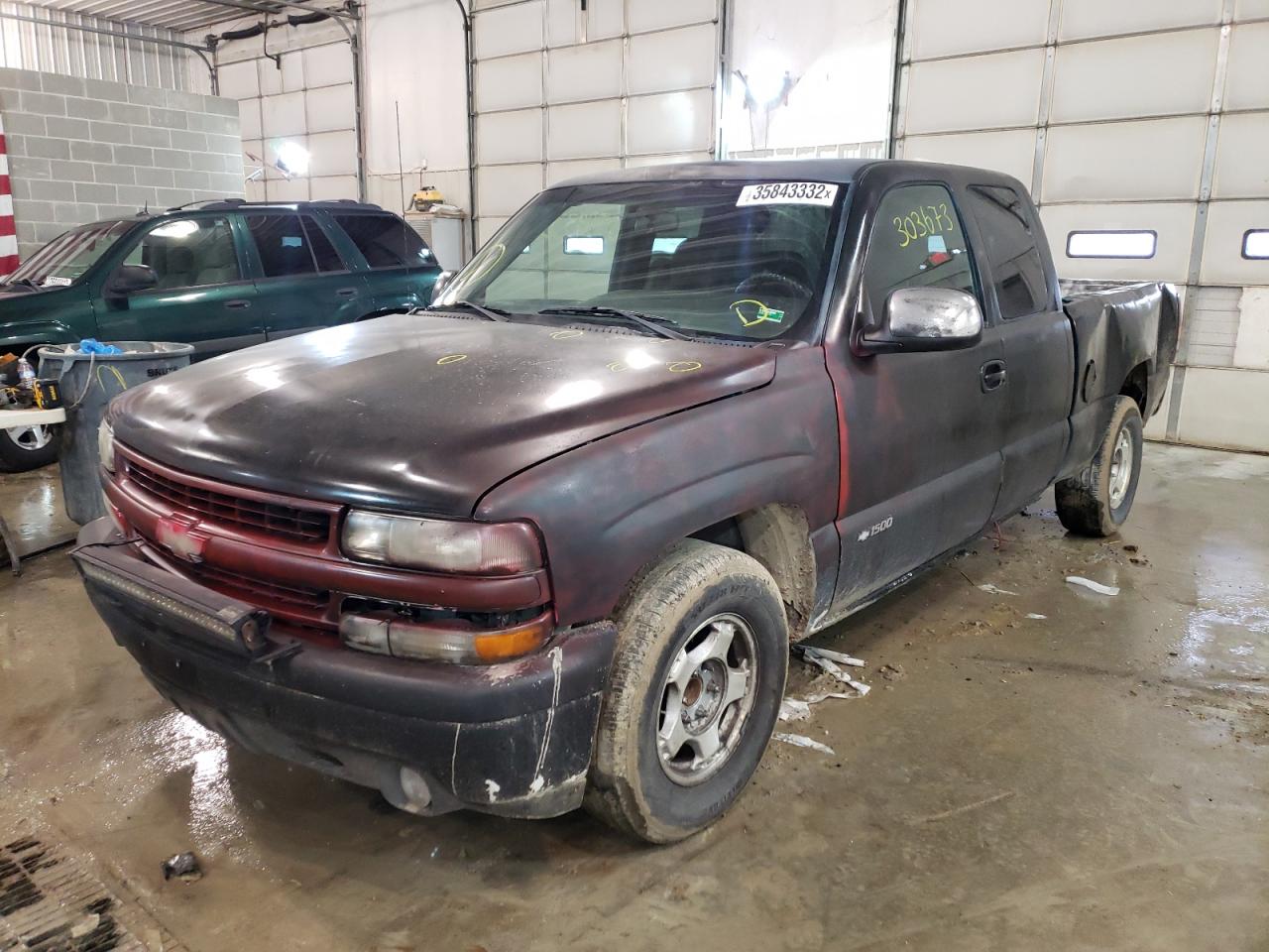 Photo 2 from auction – 2002 CHEVROLET SILVERADO with VIN 2GCEC19V221230745