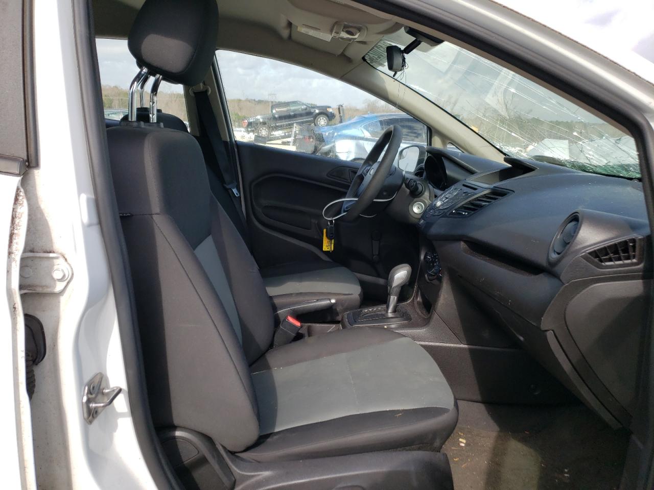 Photo 5 from auction – 2017 FORD FIESTA S with VIN 3FADP4AJ5HM167402