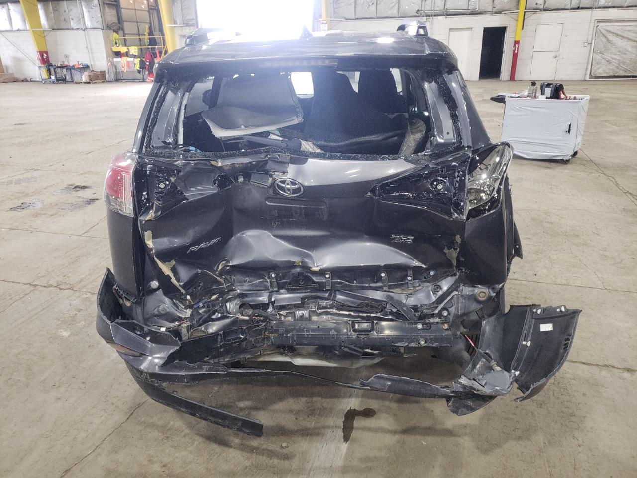 Photo 9 from auction – 2017 TOYOTA RAV4 XLE with VIN JTMRFREV2HJ701188