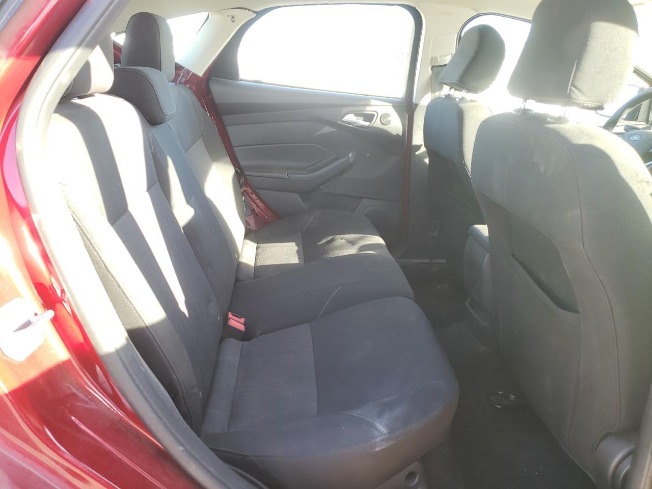 Photo 6 from auction – 2017 FORD FOCUS SEL with VIN 1FADP3M27HL296306