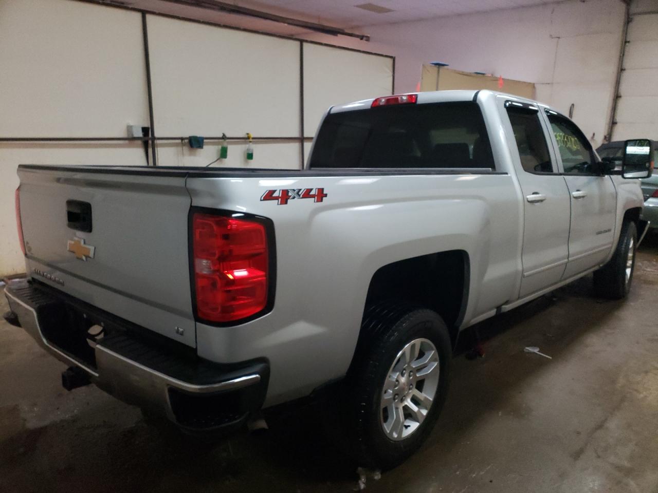 Photo 4 from auction – 2018 CHEVROLET SILVERADO with VIN 1GCVKREC2JZ298541