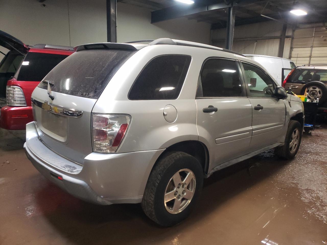 Photo 4 from auction – 2005 CHEVROLET EQUINOX LS with VIN 2CNDL13F156199679
