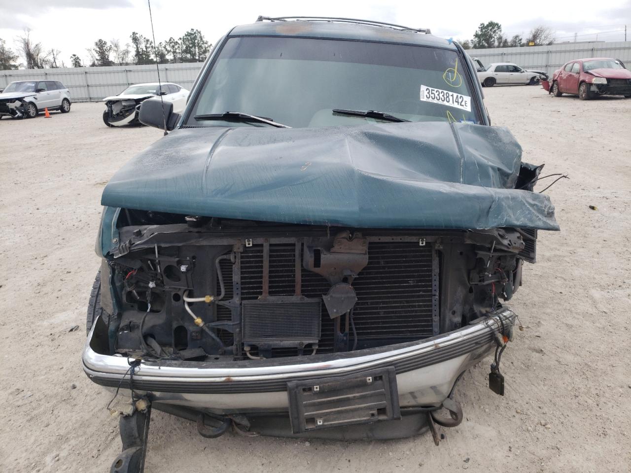 Photo 9 from auction – 1996 CHEVROLET SUBURBAN K with VIN 1GNFK16RXTJ301915