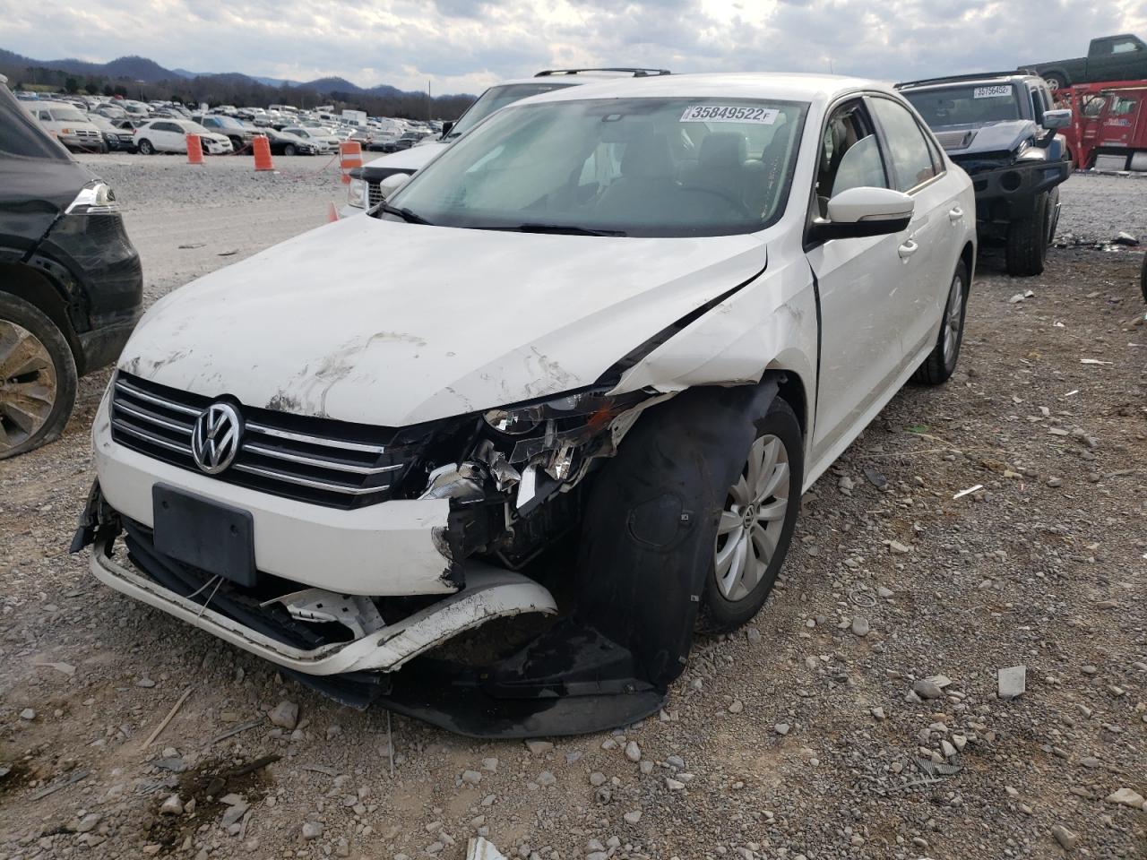 Photo 2 from auction – 2014 VOLKSWAGEN PASSAT S with VIN 1VWAP7A30EC009012