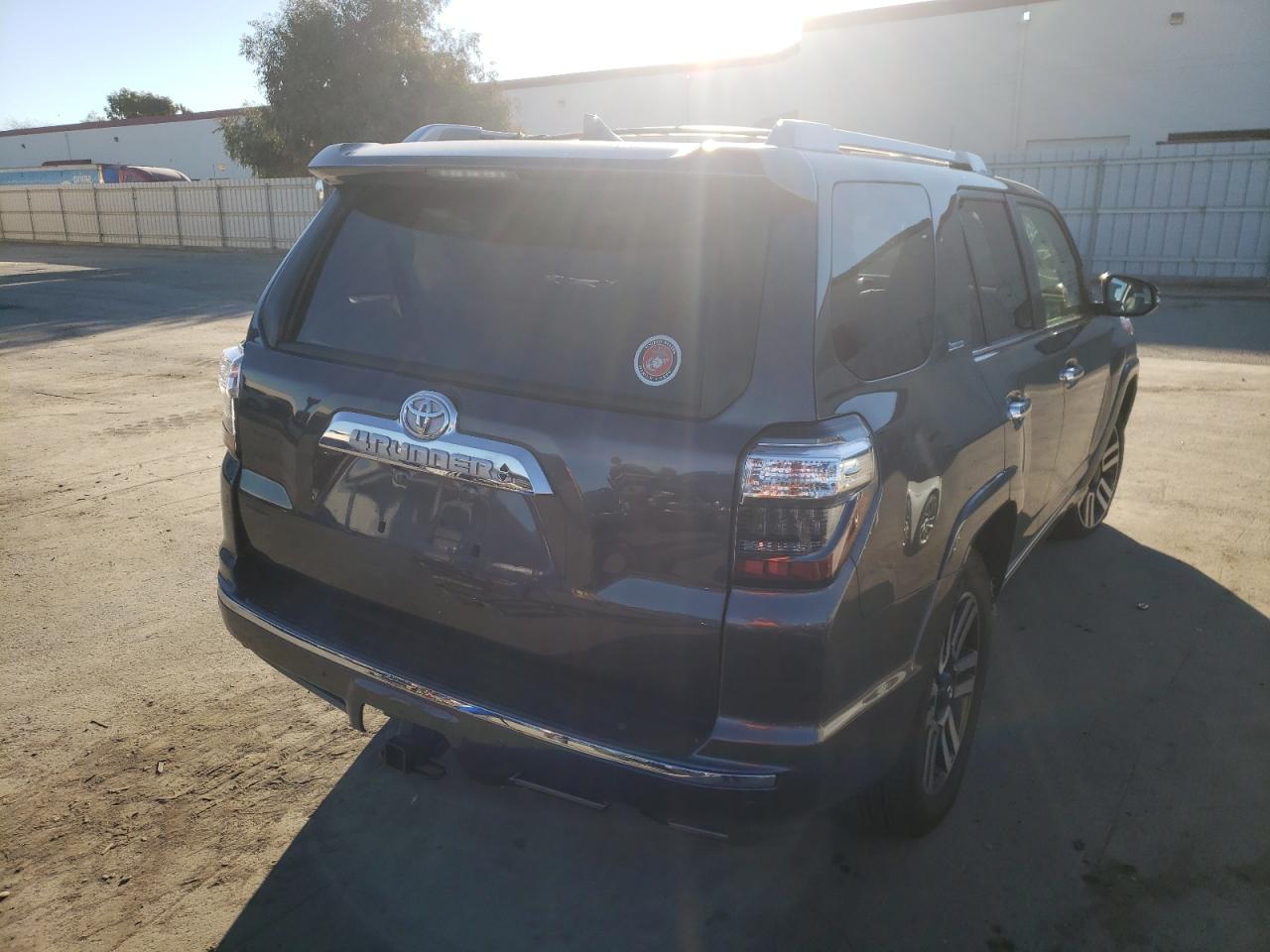 Photo 4 from auction – 2020 TOYOTA 4RUNNER SR with VIN JTEBU5JR3L5797628