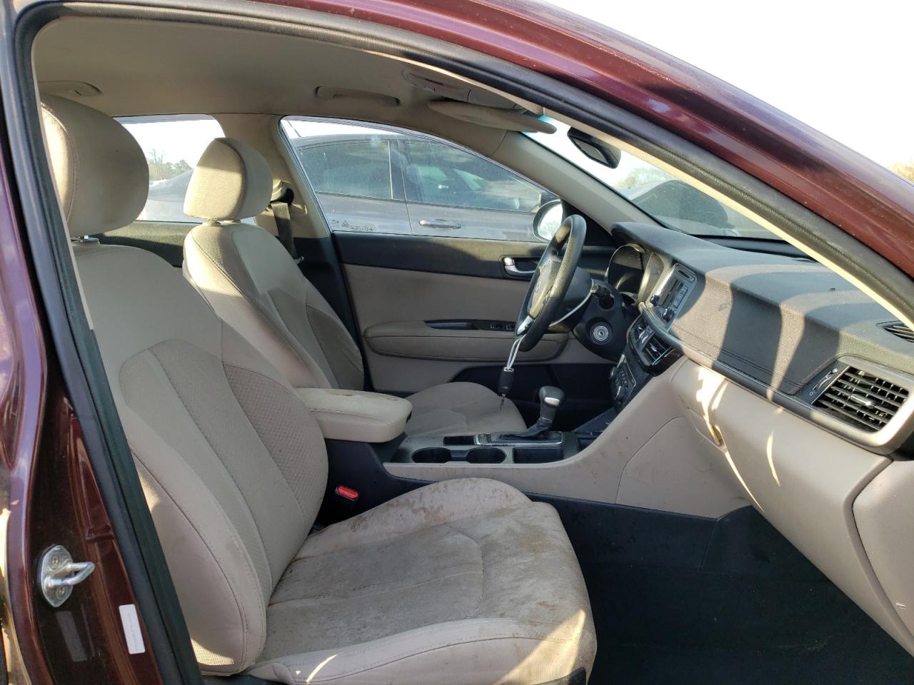 Photo 5 from auction – 2016 KIA OPTIMA LX with VIN 5XXGT4L37GG097502
