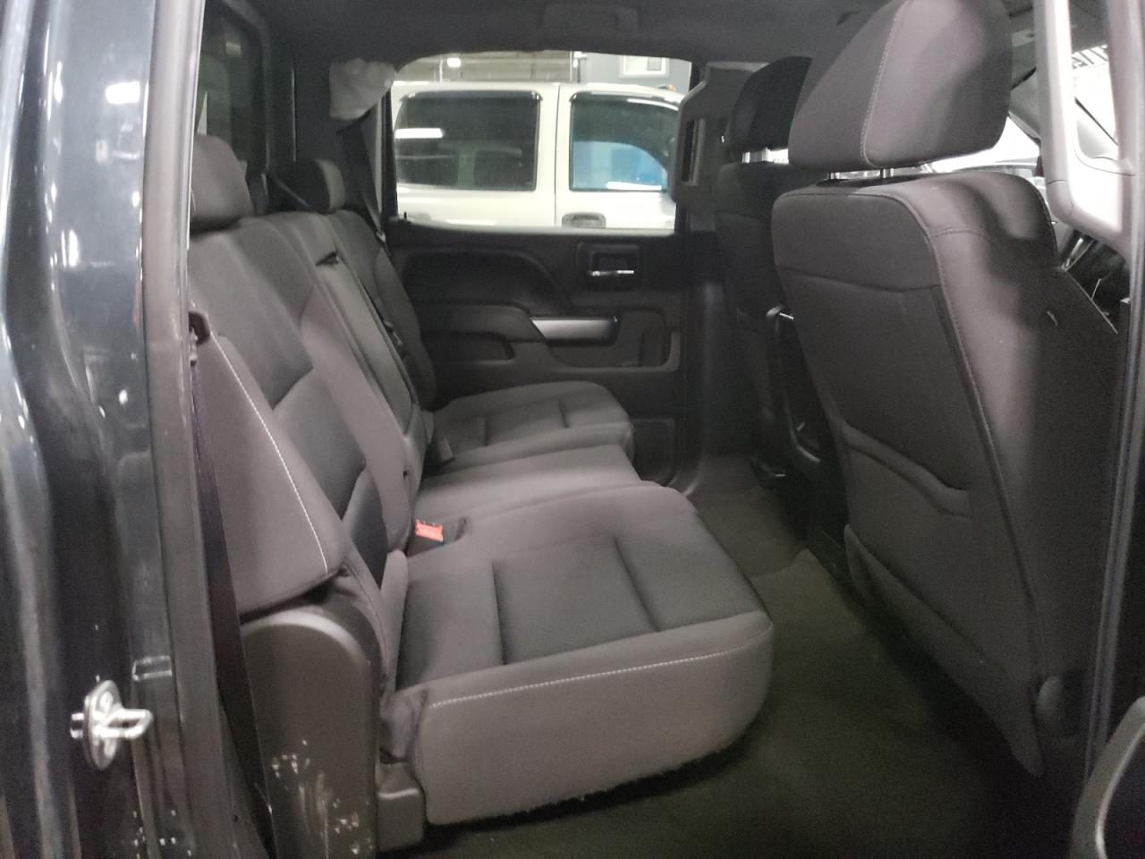 Photo 6 from auction – 2017 CHEVROLET SILVERADO with VIN 3GCUKREC5HG332302