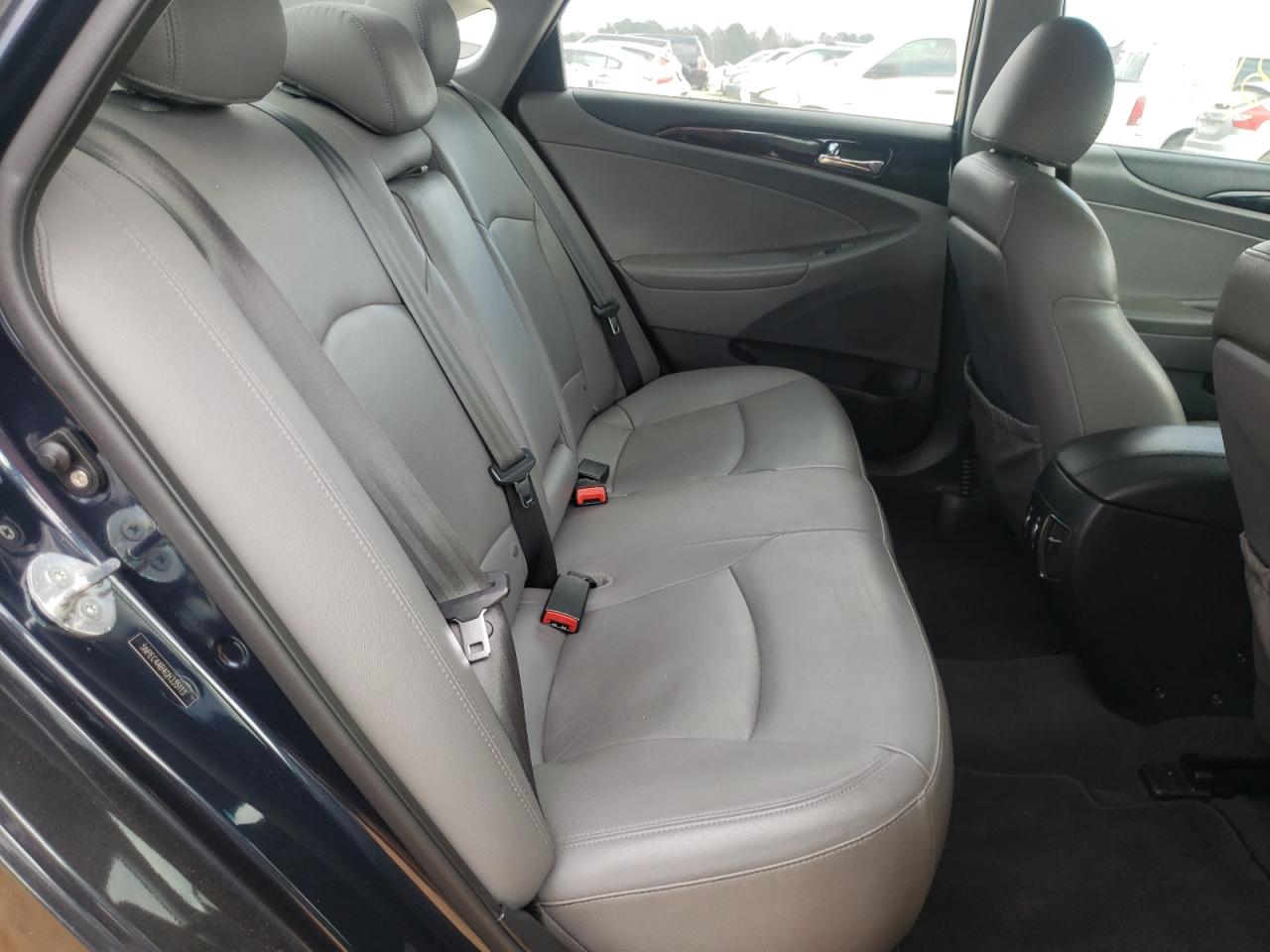 Photo 6 from auction – 2012 HYUNDAI SONATA SE with VIN 5NPEC4AB4CH335113
