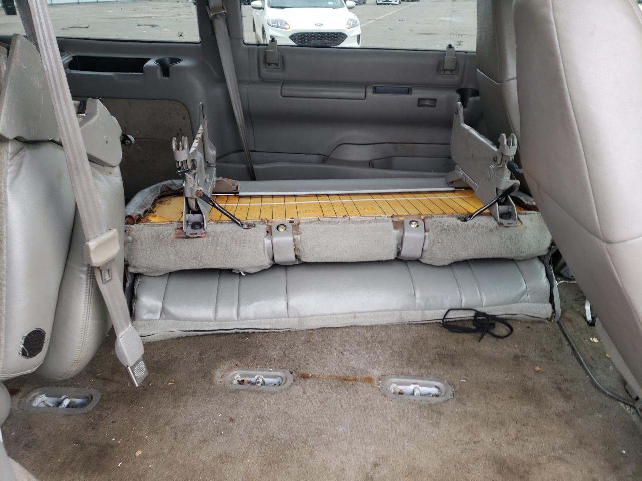 Photo 6 from auction – 2004 CHEVROLET ASTRO with VIN 1GNEL19X04B105304