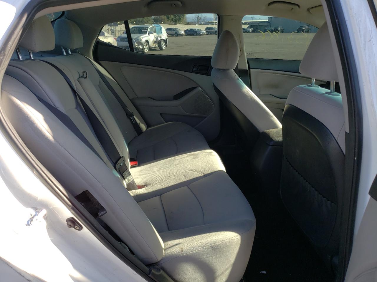 Photo 6 from auction – 2015 KIA OPTIMA LX with VIN KNAGM4A79F5664716