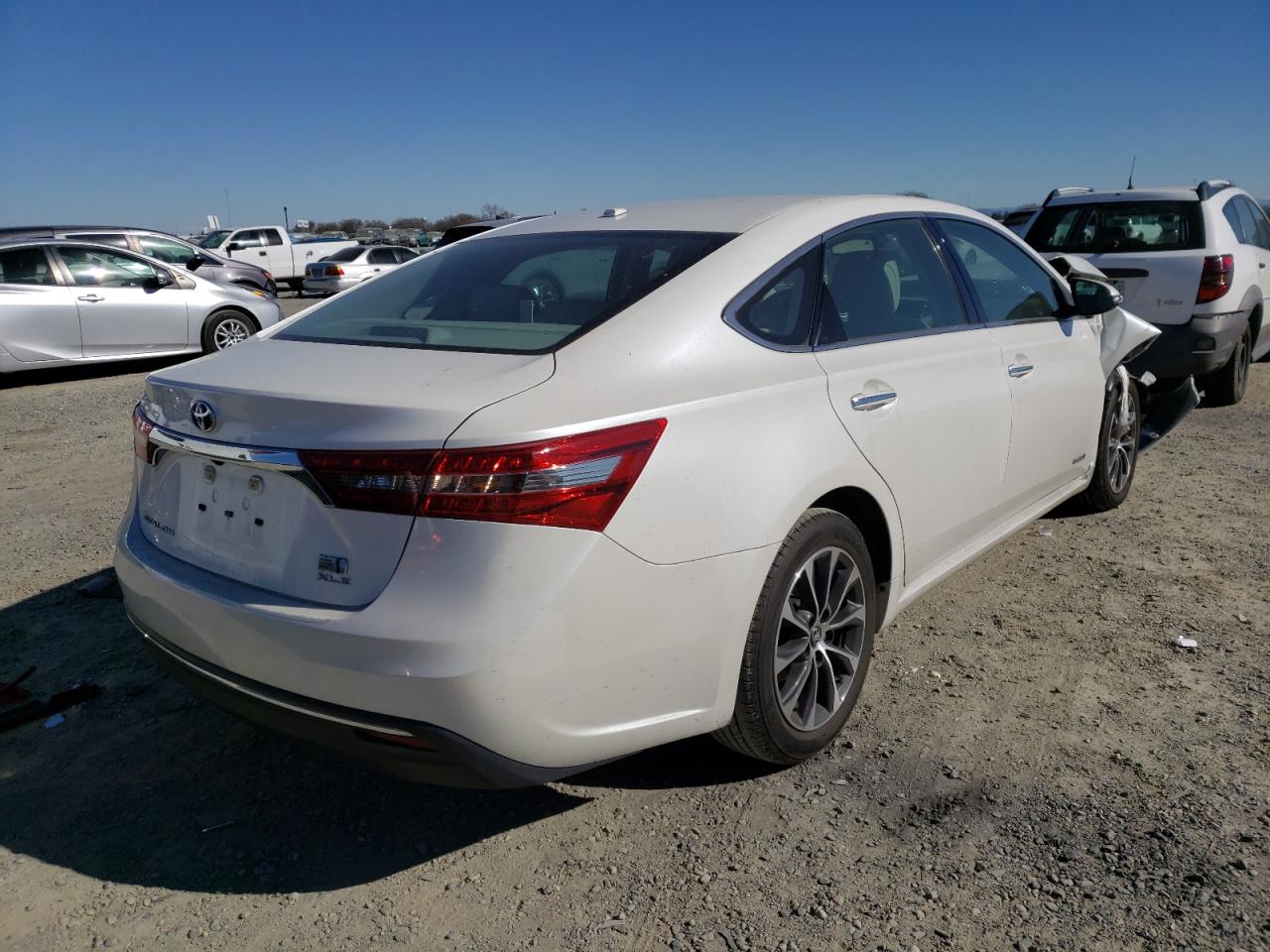 Photo 4 from auction – 2017 TOYOTA AVALON HYB with VIN 4T1BD1EB4HU058657