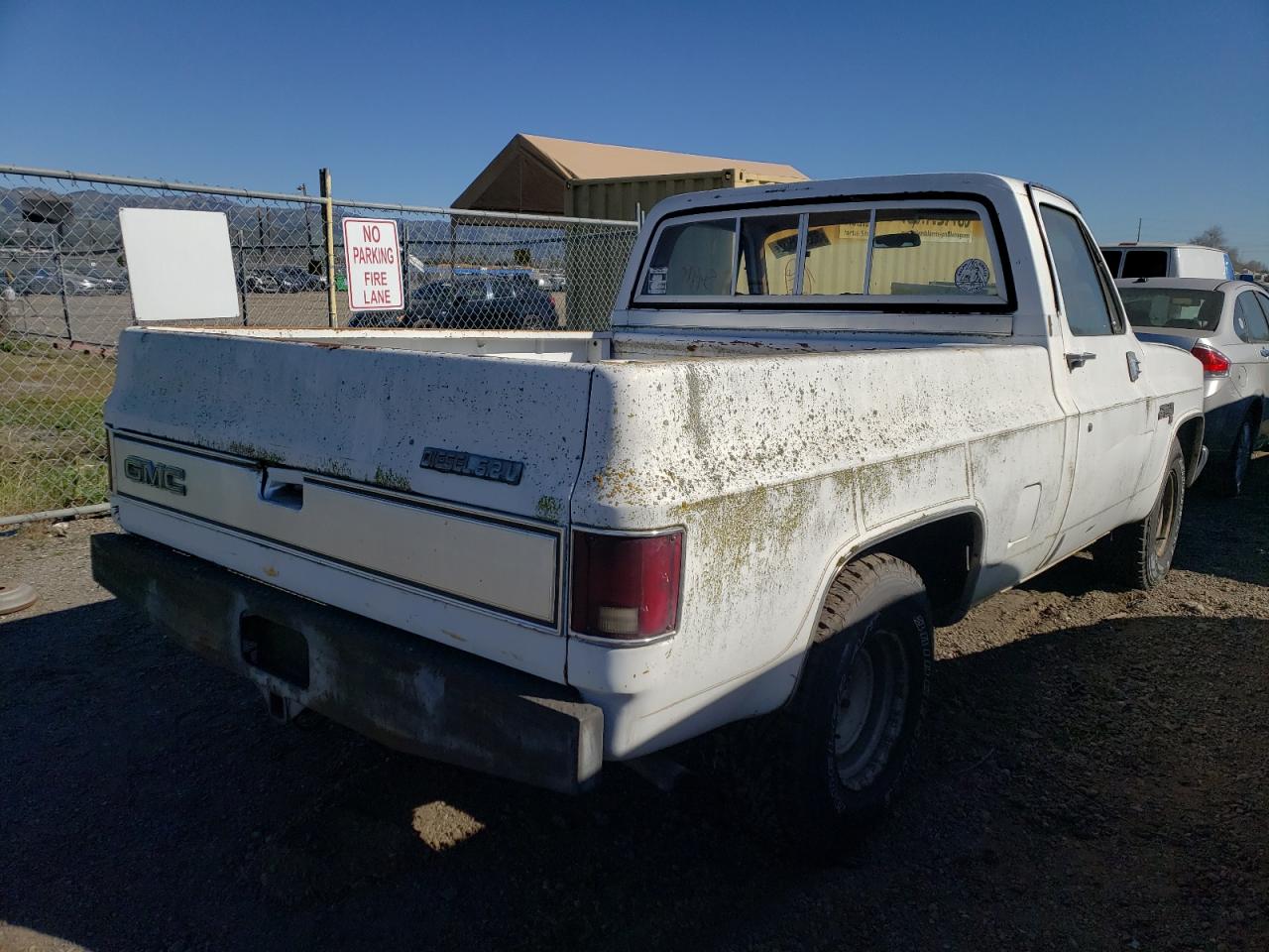 Photo 4 from auction – 1982 GMC C1500 with VIN 1GTEC14CXCS506595