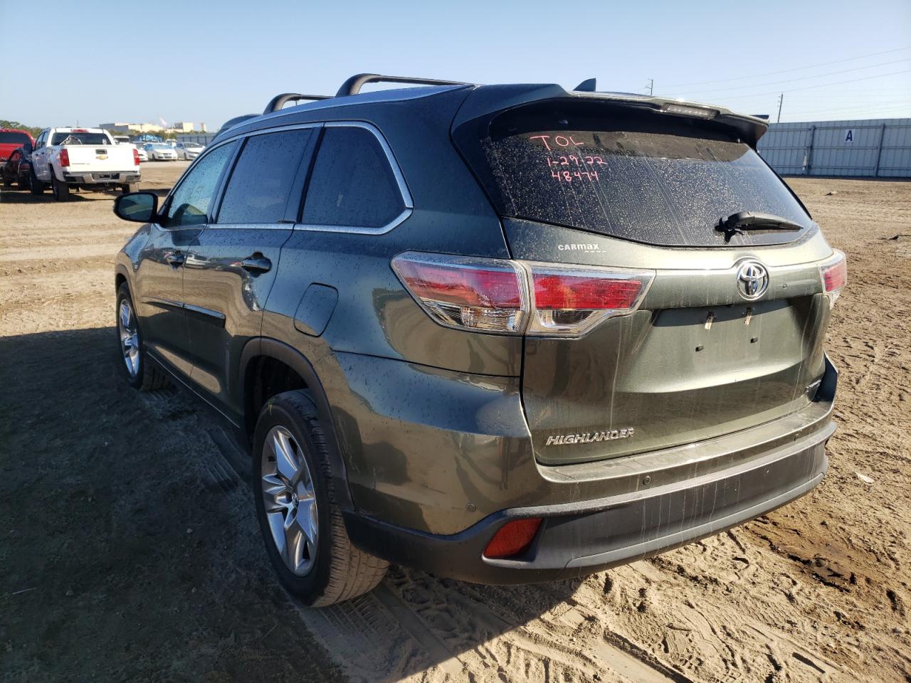 Photo 3 from auction – 2016 TOYOTA HIGHLANDER with VIN 5TDYKRFHXGS187432