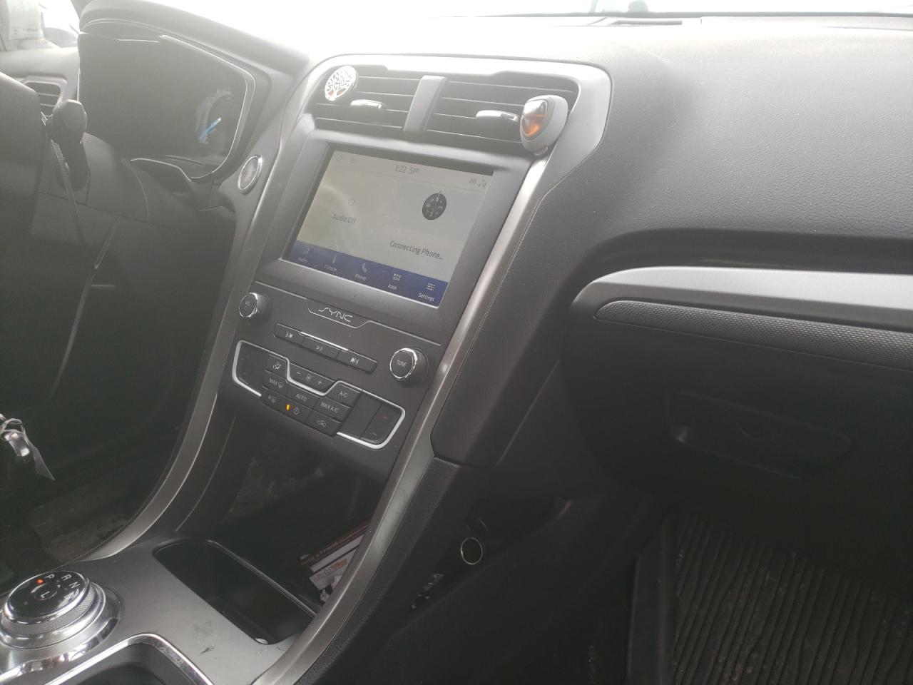 Photo 9 from auction – 2020 FORD FUSION SE with VIN 3FA6P0HD5LR109948