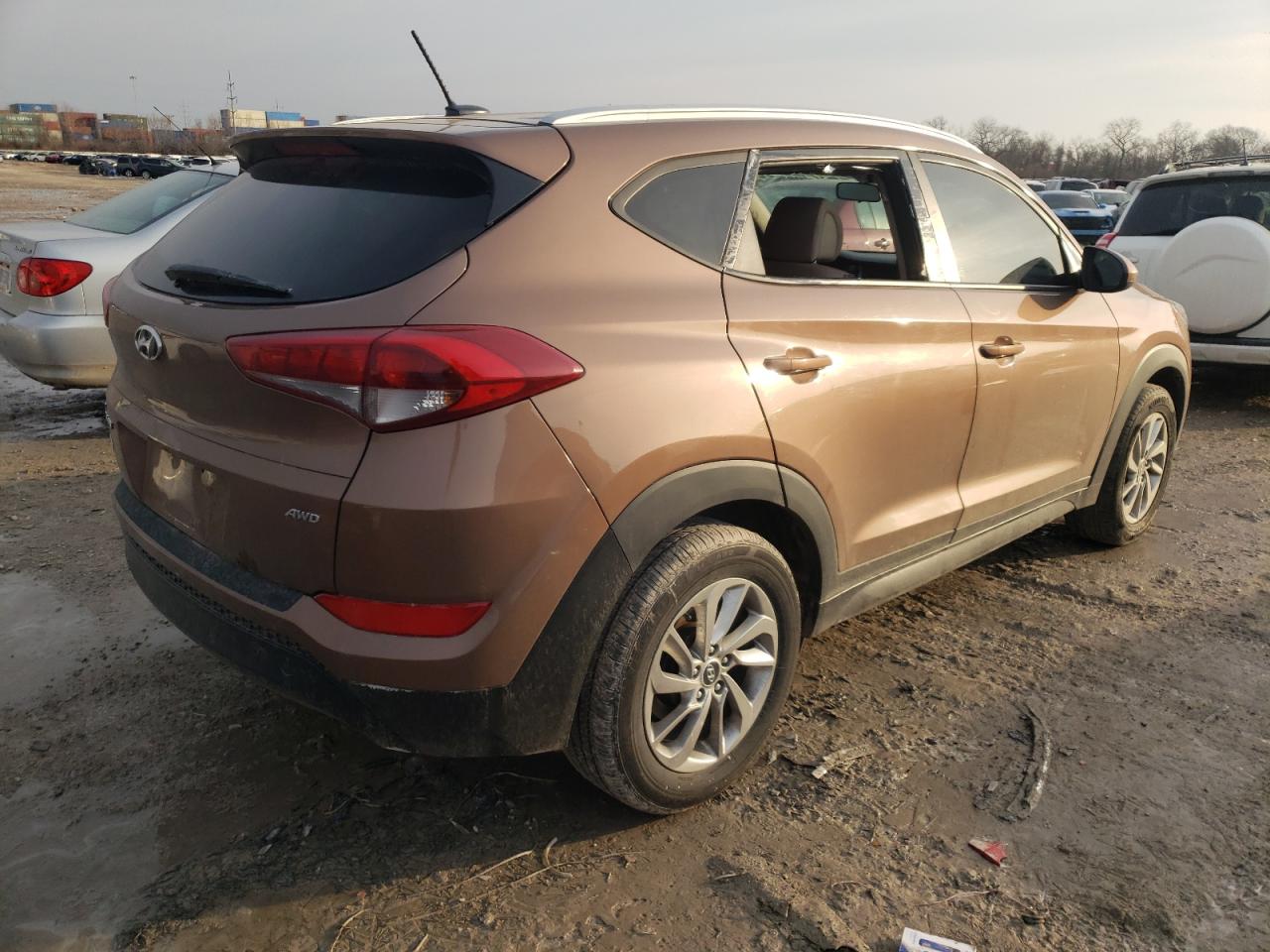 Photo 4 from auction – 2016 HYUNDAI TUCSON LIM with VIN KM8J3CA42GU225145
