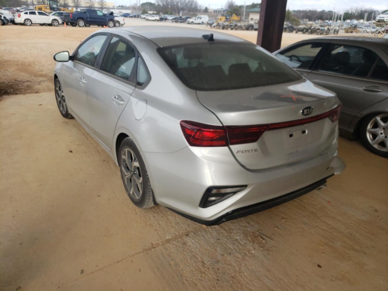 Photo 3 from auction – 2021 KIA FORTE FE with VIN 3KPF24AD8ME346548