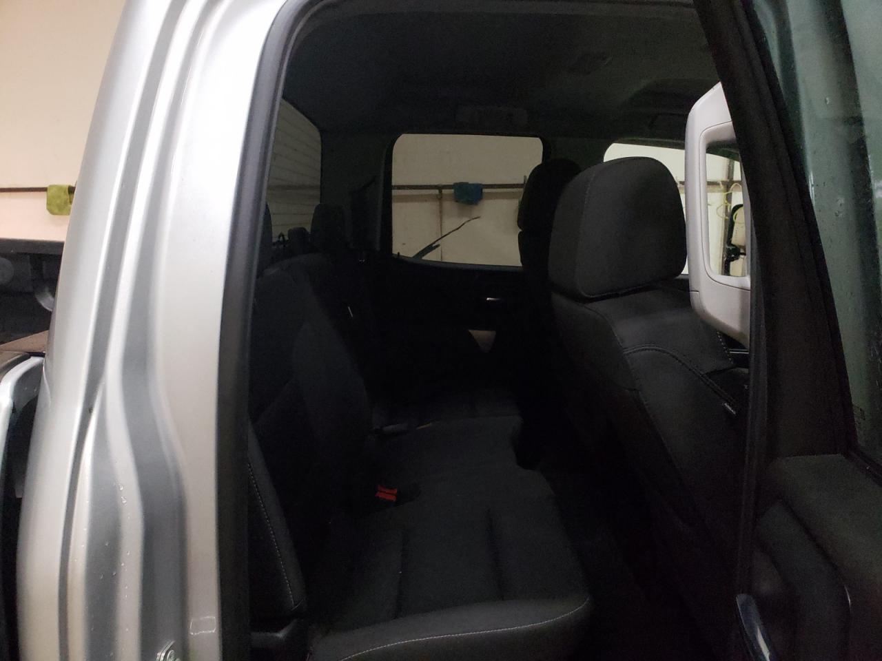 Photo 6 from auction – 2018 CHEVROLET SILVERADO with VIN 1GCVKREC2JZ298541