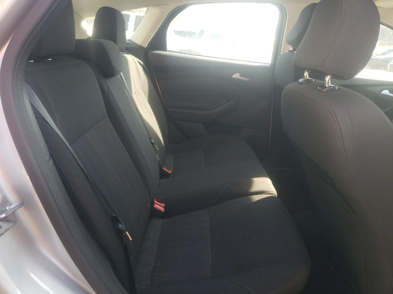 Photo 6 from auction – 2017 FORD FOCUS SE with VIN 1FADP3K2XHL225930