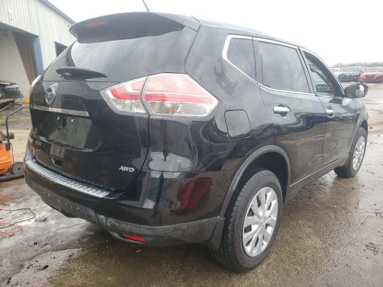 Photo 4 from auction – 2015 NISSAN ROGUE S with VIN KNMAT2MV3FP581247