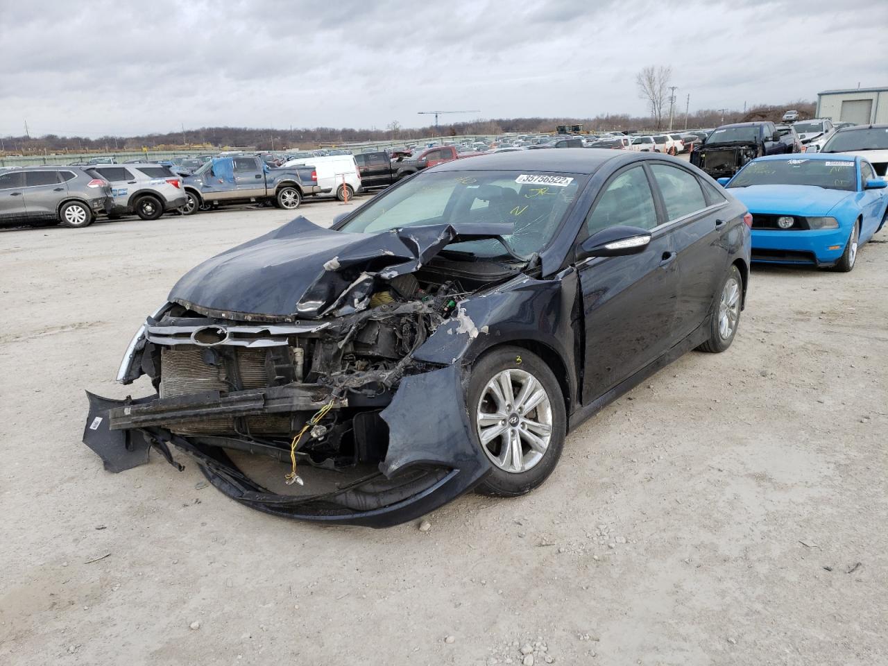 Photo 2 from auction – 2014 HYUNDAI SONATA GLS with VIN 5NPEB4AC1EH885397
