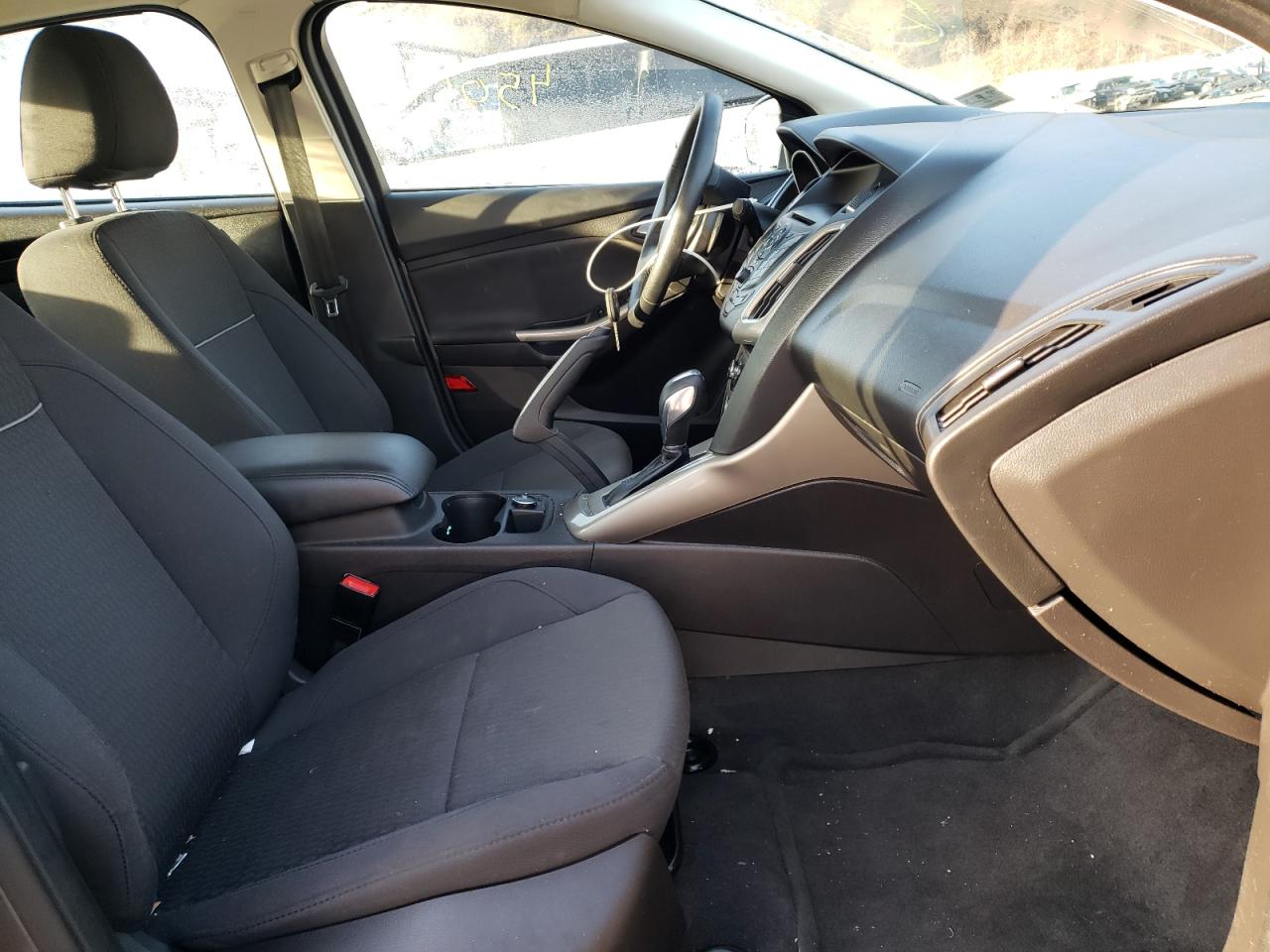 Photo 5 from auction – 2012 FORD FOCUS SEL with VIN 1FAHP3H25CL427785