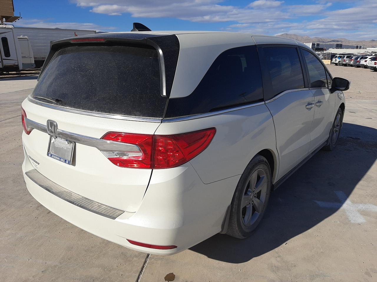Photo 4 from auction – 2018 HONDA ODYSSEY EX with VIN 5FNRL6H71JB082763