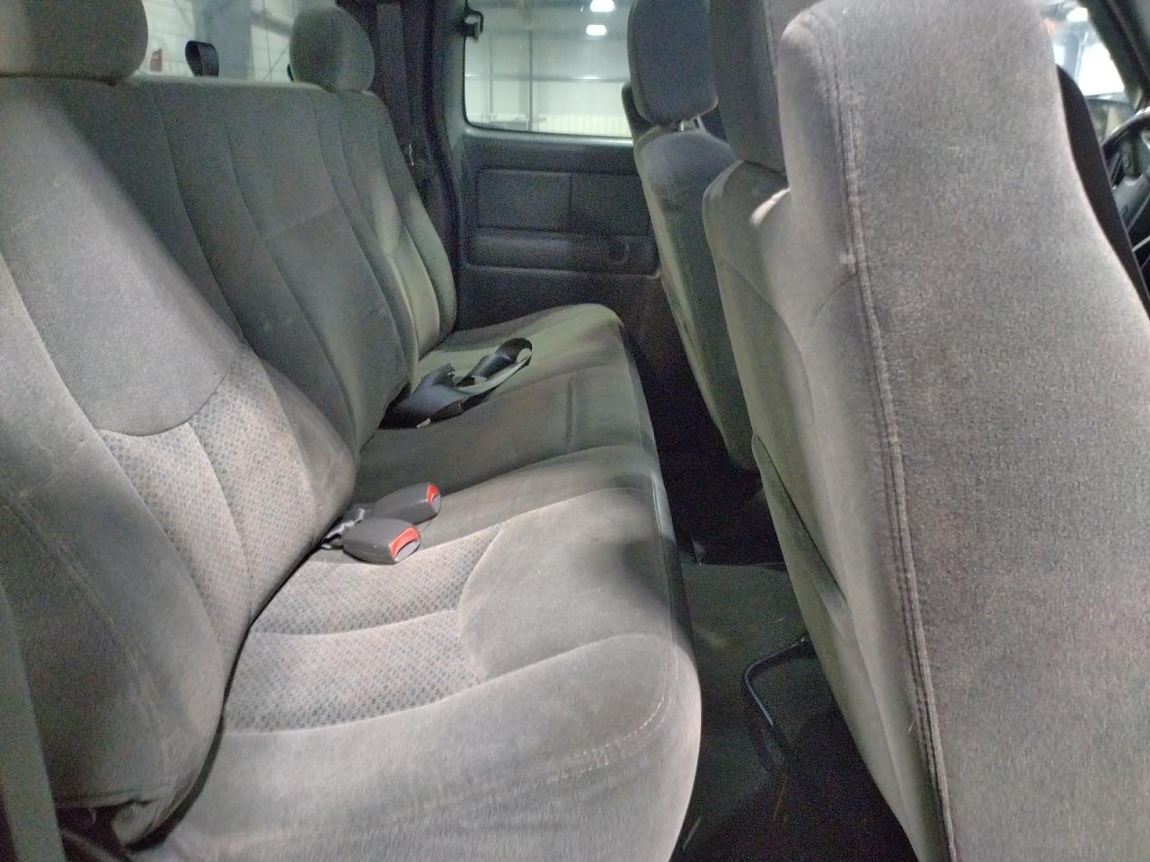 Photo 6 from auction – 2004 CHEVROLET SILVERADO with VIN 1GCEK19Z74Z297440