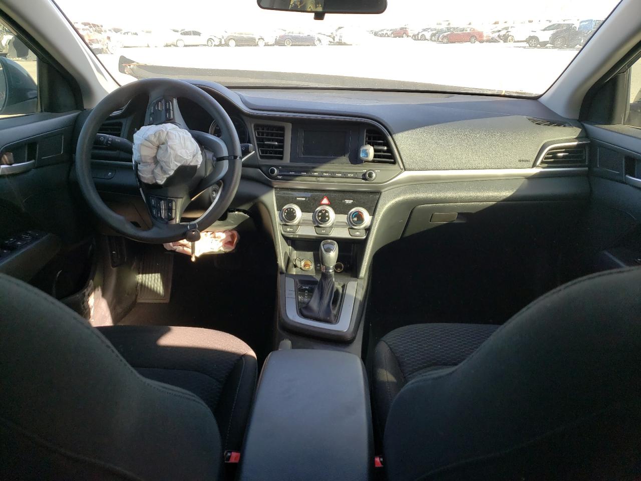 Photo 9 from auction – 2019 HYUNDAI ELANTRA SE with VIN 5NPD74LF3KH474373