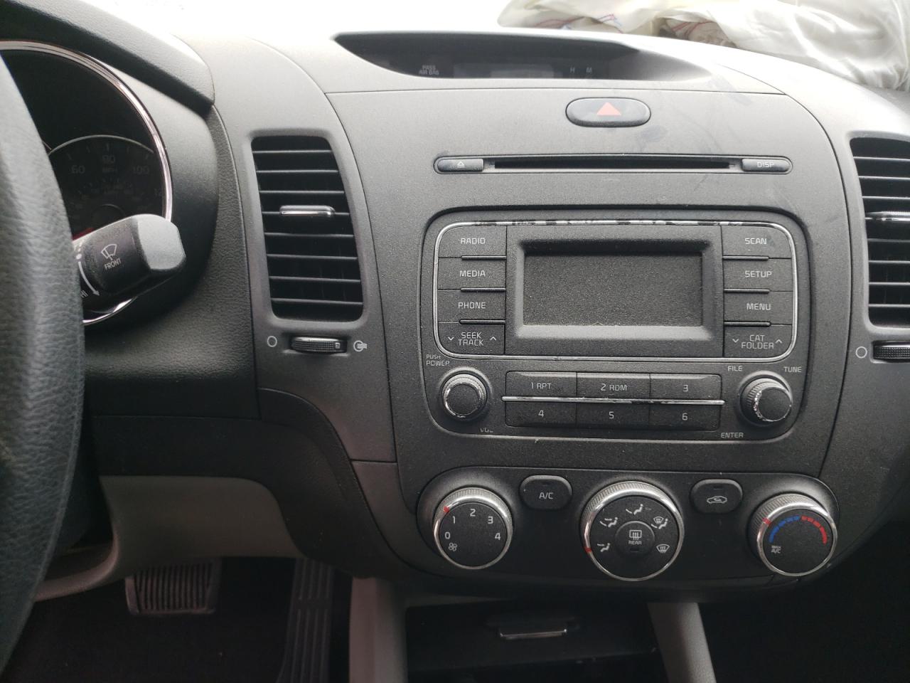 Photo 9 from auction – 2015 KIA FORTE LX with VIN KNAFK4A66F5361899