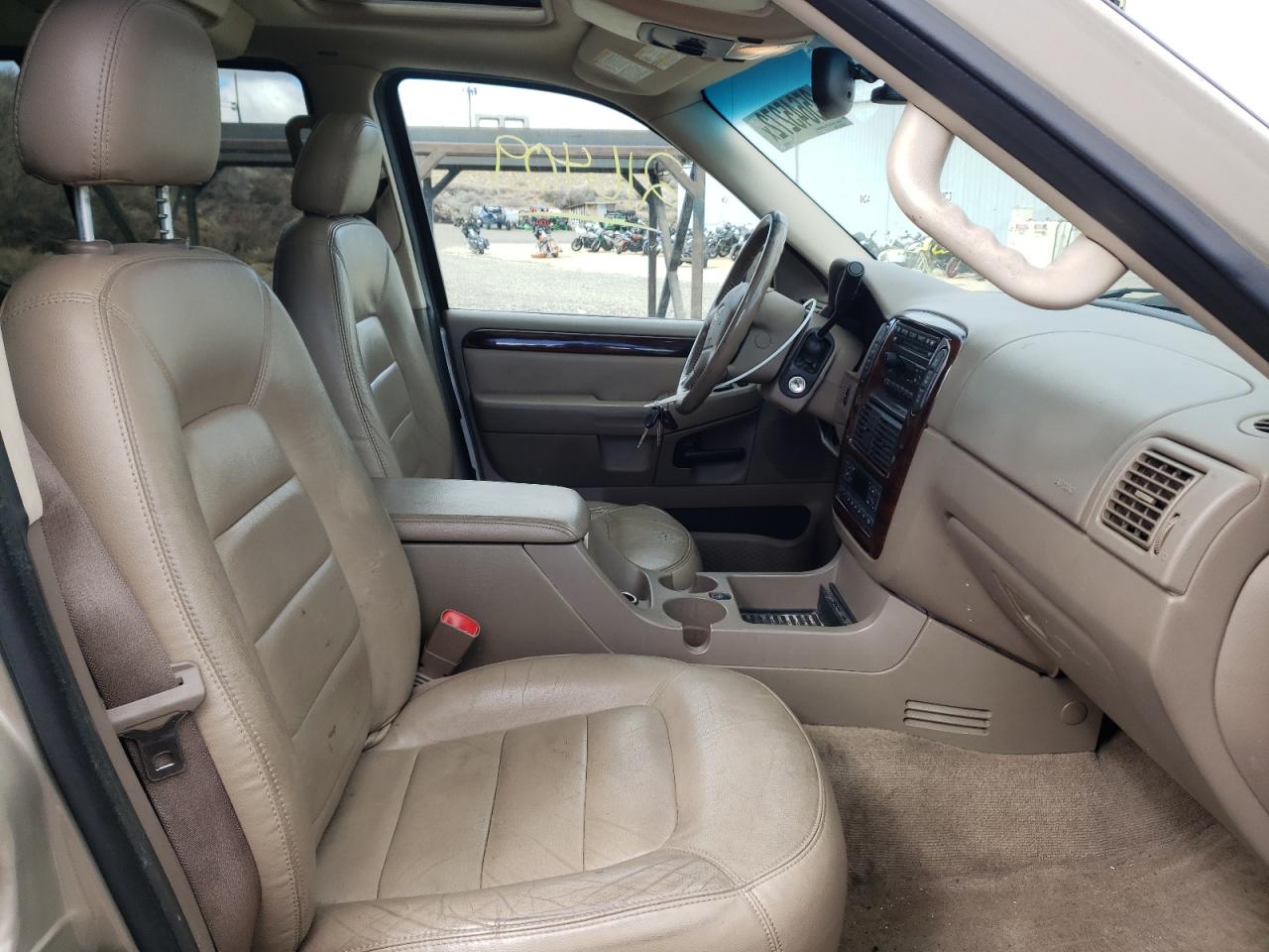 Photo 5 from auction – 2005 FORD EXPLORER L with VIN 1FMDU75W25ZA02570