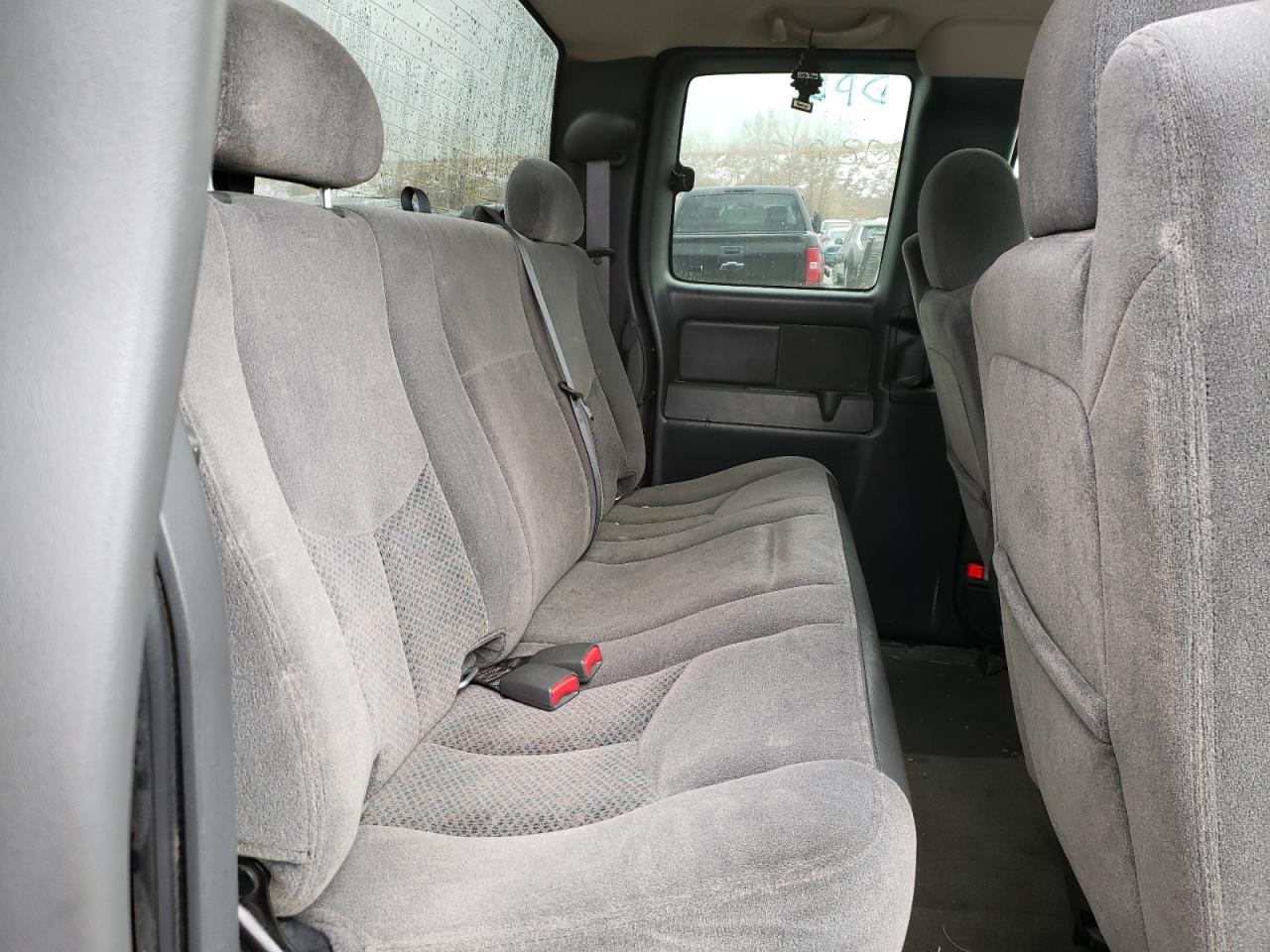 Photo 6 from auction – 2006 CHEVROLET SILVERADO with VIN 1GCHK29UX6E198600