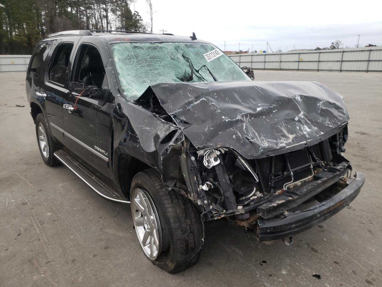 GMC YUKON DENA 2011 with VIN 1GKS2EEF8BR387705 - Photo from auction