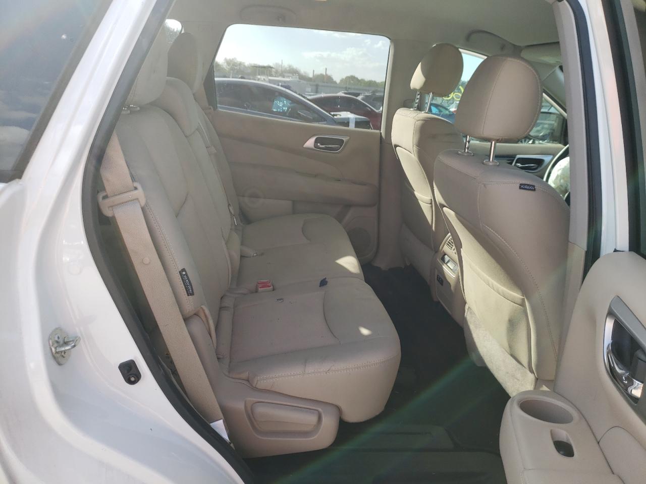 Photo 6 from auction – 2019 NISSAN PATHFINDER with VIN 5N1DR2MN5KC612569
