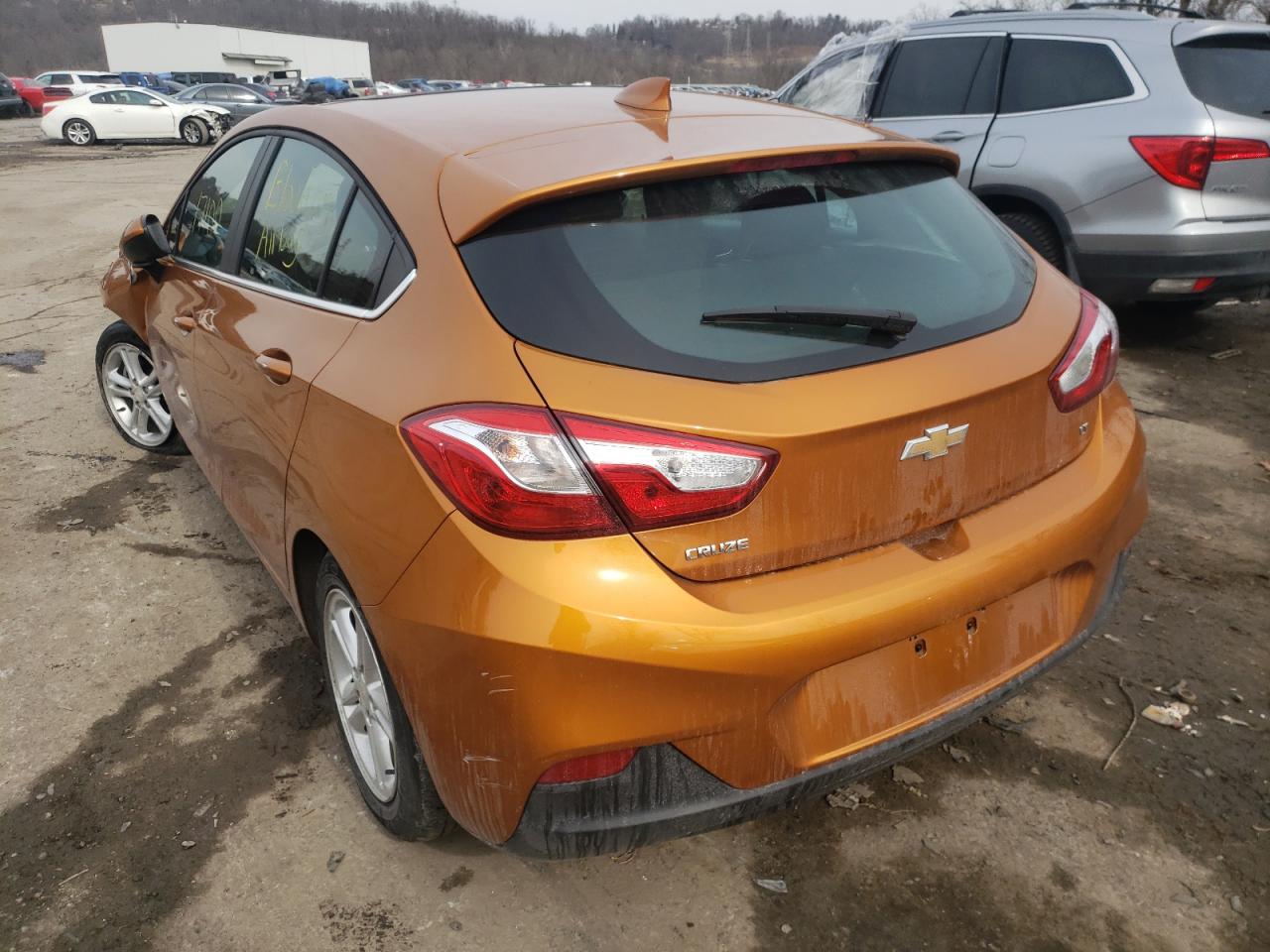 Photo 3 from auction – 2017 CHEVROLET CRUZE LT with VIN 3G1BE6SM2HS599378