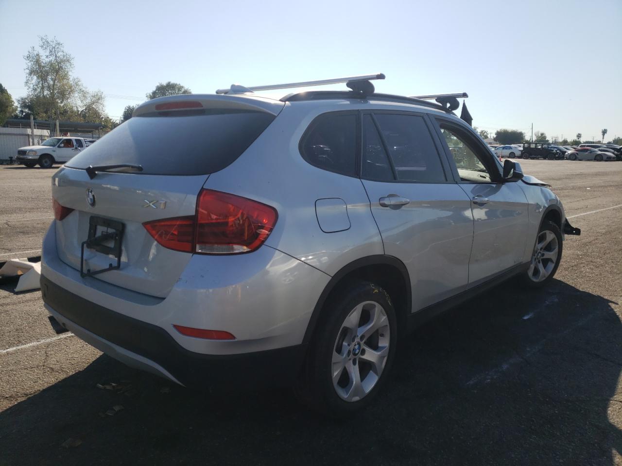 Photo 4 from auction – 2015 BMW X1 SDRIVE2 with VIN WBAVM1C56FVZ93777