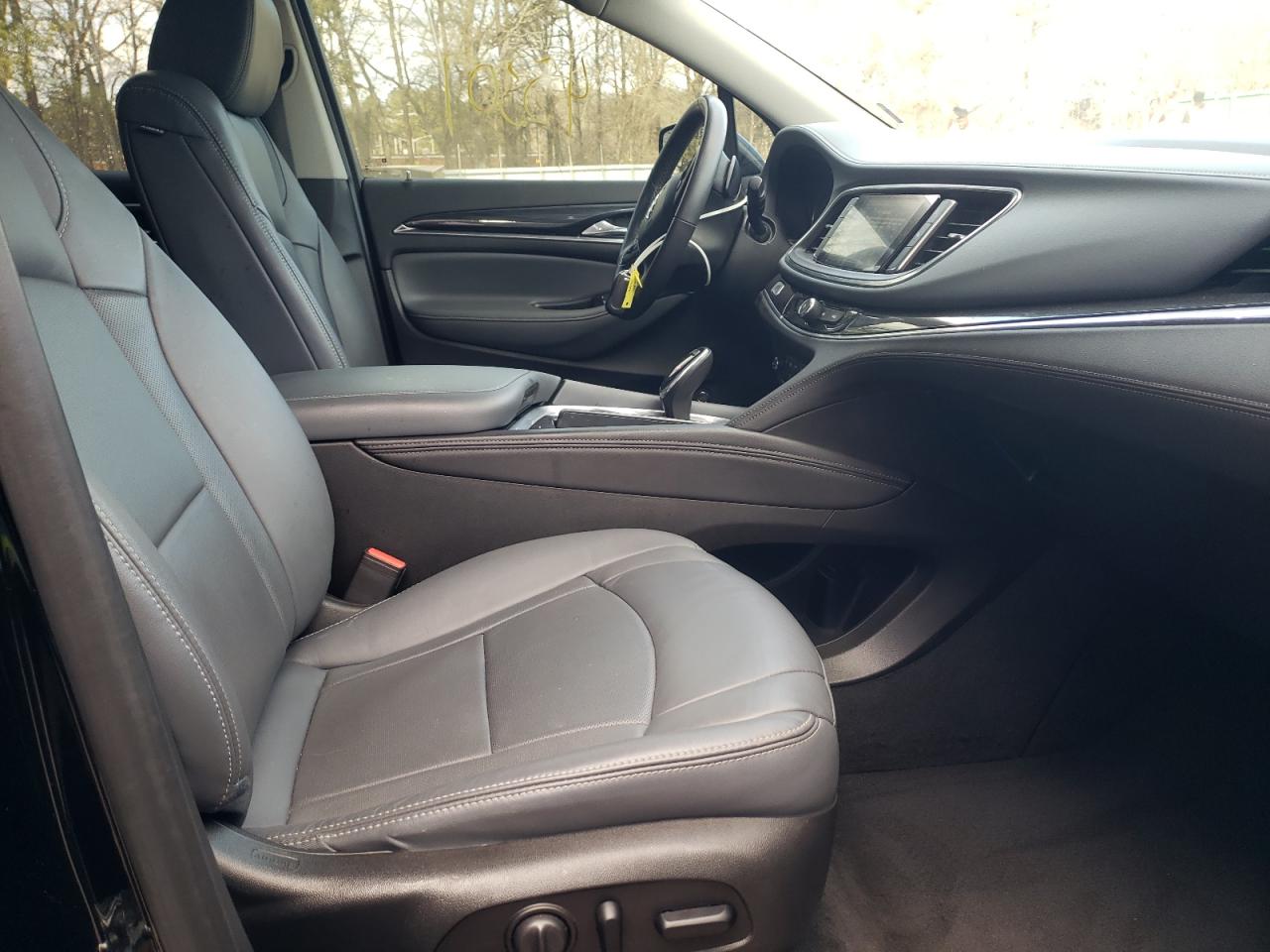Photo 5 from auction – 2019 BUICK ENCLAVE ES with VIN 5GAERBKW7KJ310833