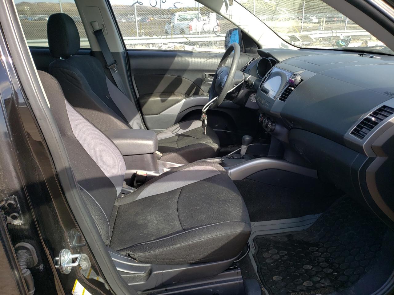 Photo 5 from auction – 2008 MITSUBISHI OUTLANDER with VIN JA4LT21W28Z017676