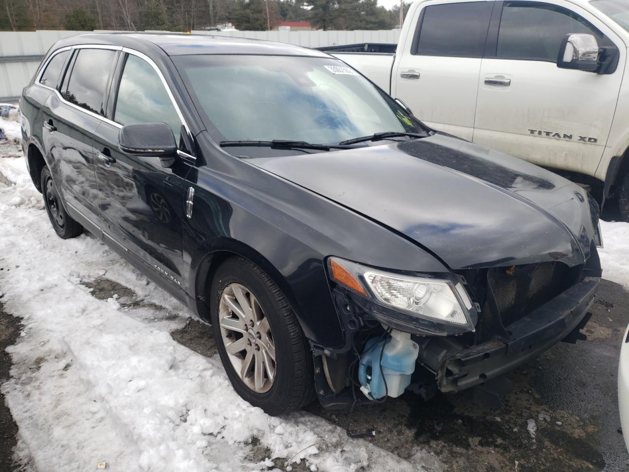 LINCOLN MKT 2015 with VIN 2LMHJ5NK5FBL04164 - Photo from auction