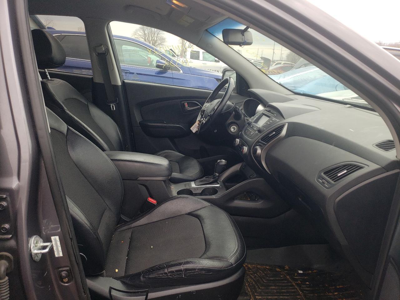 Photo 5 from auction – 2015 HYUNDAI TUCSON LIM with VIN KM8JUCAG2FU997358