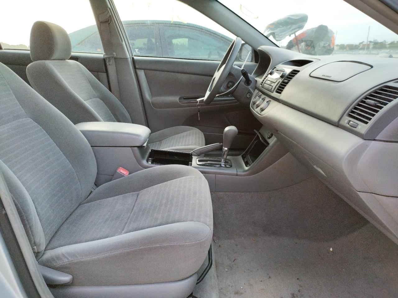 Photo 5 from auction – 2005 TOYOTA CAMRY LE with VIN 4T1BE32K15U391844