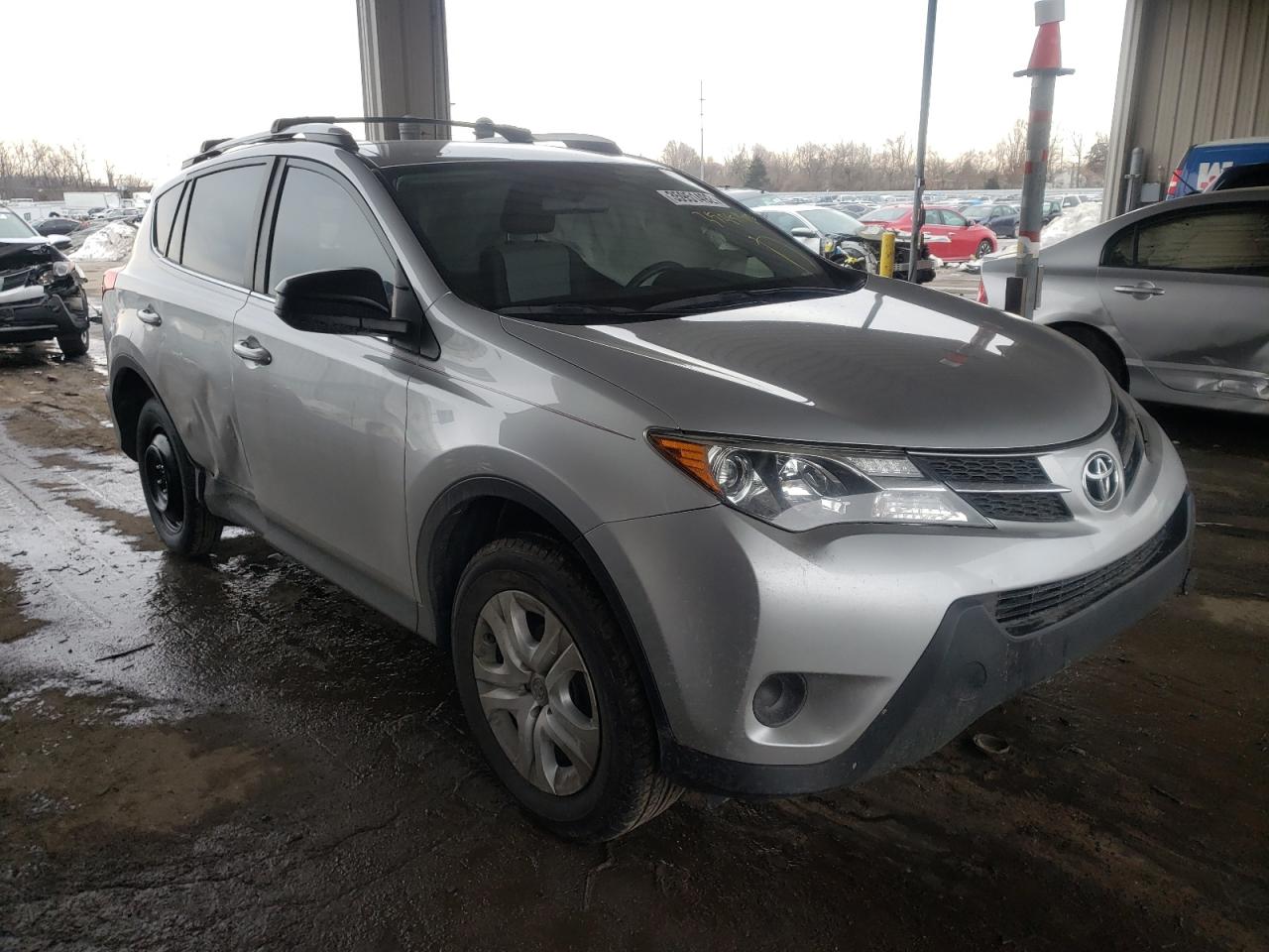 TOYOTA RAV4 LE 2015 with VIN JTMBFREV1FJ045936 - Photo from auction