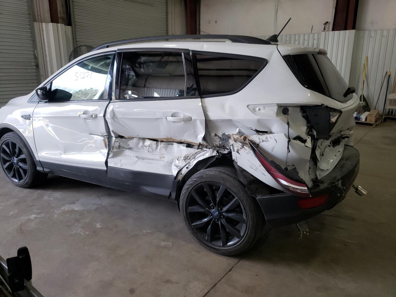Photo 9 from auction – 2018 FORD ESCAPE SE with VIN 1FMCU0GD8JUB42404
