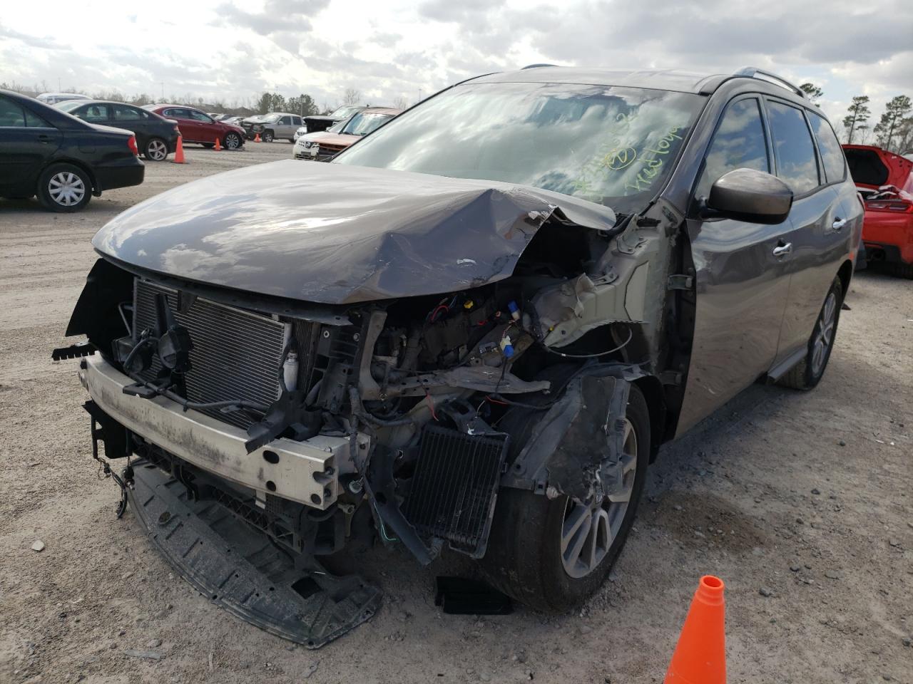 Photo 2 from auction – 2014 NISSAN PATHFINDER with VIN 5N1AR2MN1EC627156