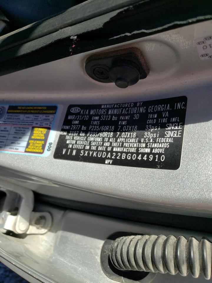 Photo 10 from auction – 2011 KIA SORENTO EX with VIN 5XYKUDA22BG044910