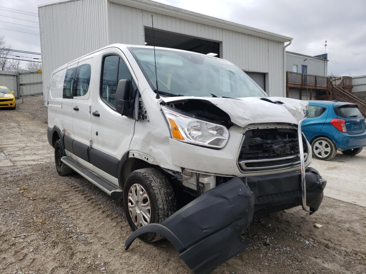 Photo 1 from auction – 2018 FORD TRANSIT T- with VIN 1FTYR1ZM4JKB16862
