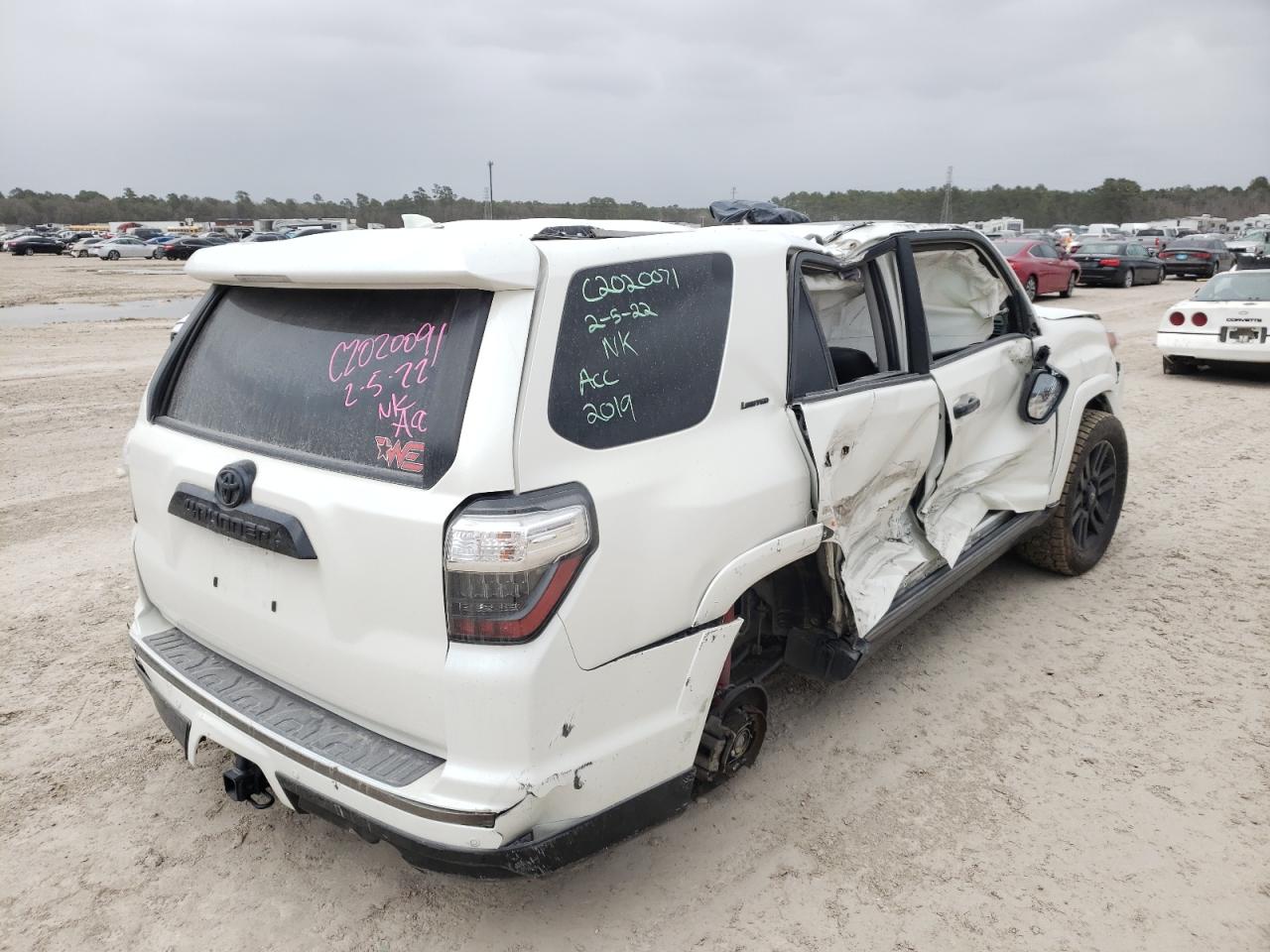 Photo 4 from auction – 2019 TOYOTA 4RUNNER SR with VIN JTEBU5JR9K5722463